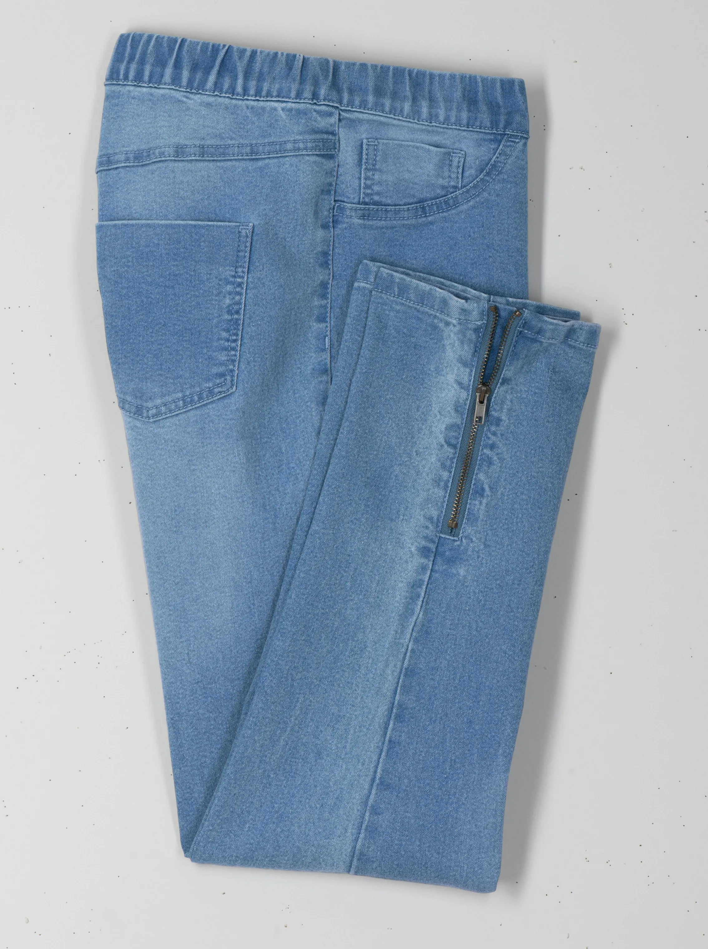 Jeans Mit Reissverschluss Am Bein
